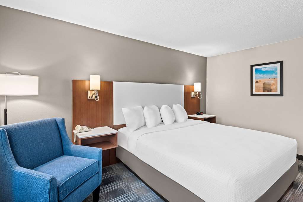 Best Western Ottumwa Inn & Suites - photo 14