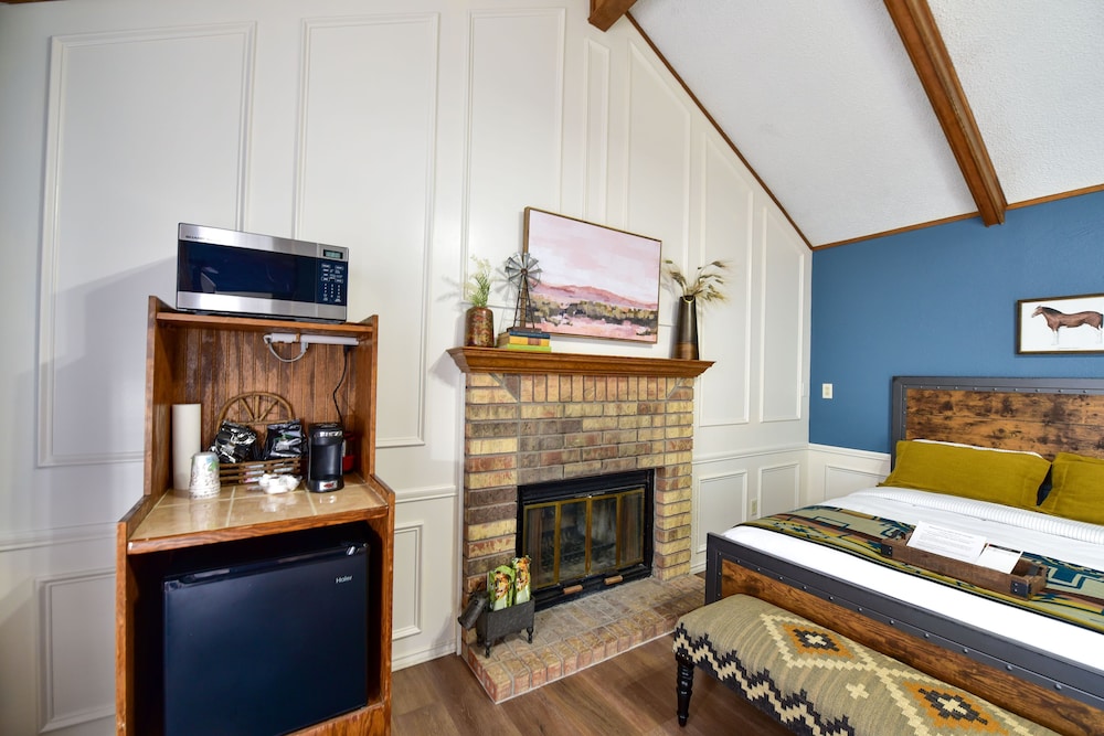 Butterfield Inn Main Street Cottages - photo 21