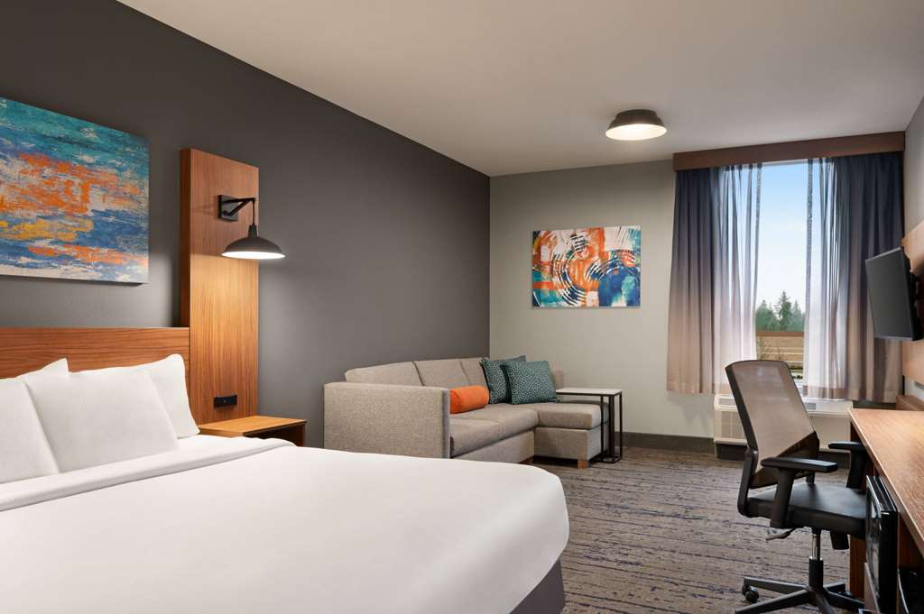 La Quinta Inn & Suites by Wyndham Marysville - photo 17