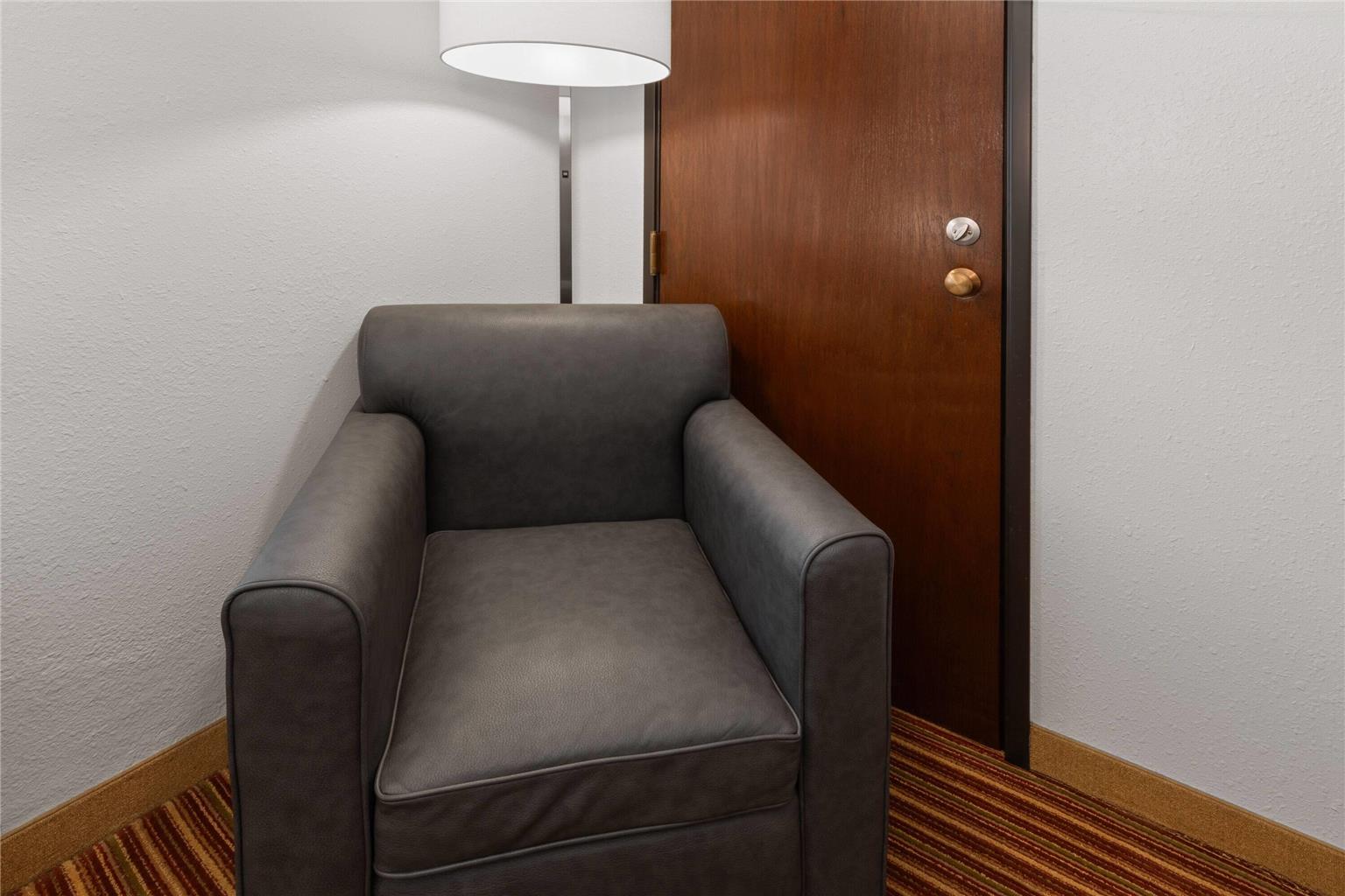 Super 8 by Wyndham Rock Port MO - photo 12