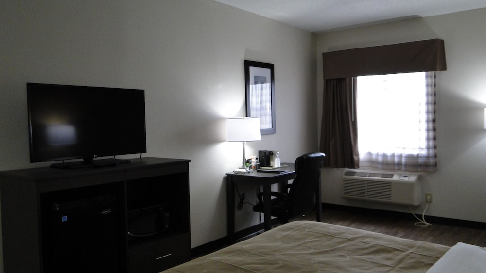Quality Inn Clinton Knoxville North - photo 7
