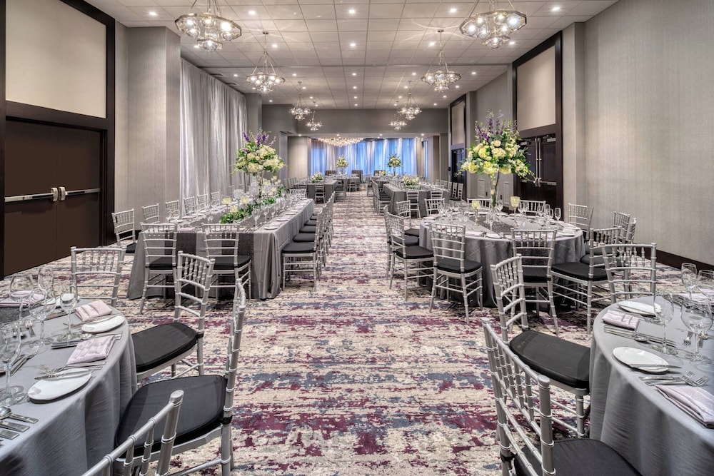 Renaissance by Marriott Boston Patriot Place Hotel - photo 5