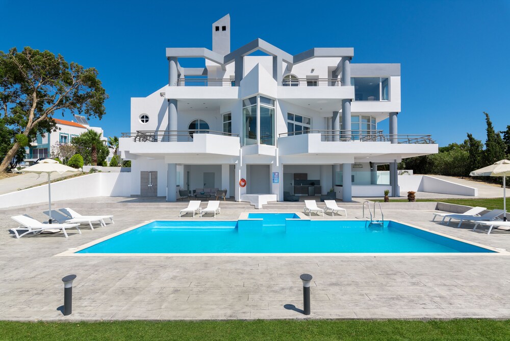 Monte Smith Luxury Villas — 4-Star Luxury Hotel in Rodos, Greece