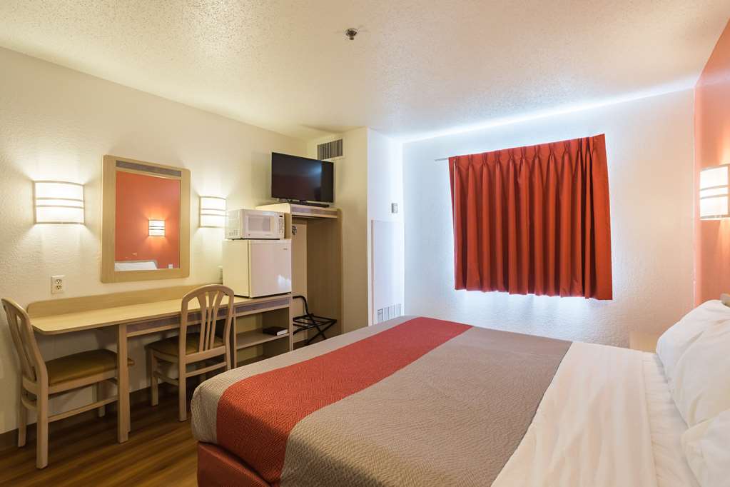 Motel 6 Dale IN - photo 24