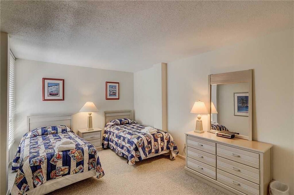 1044 Caravel Court at The Sea Pines Resort - photo 4