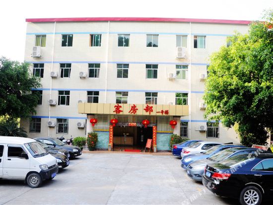 Rongyu Hotel — hotel in Sanming