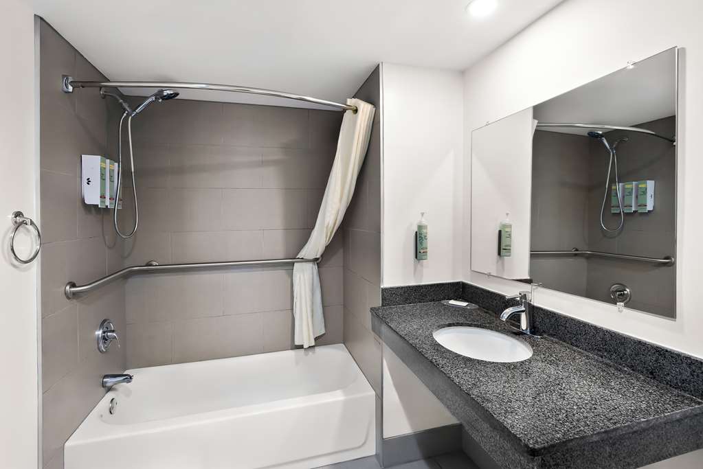 Best Western Luxbury Inn Fort Wayne - photo 44