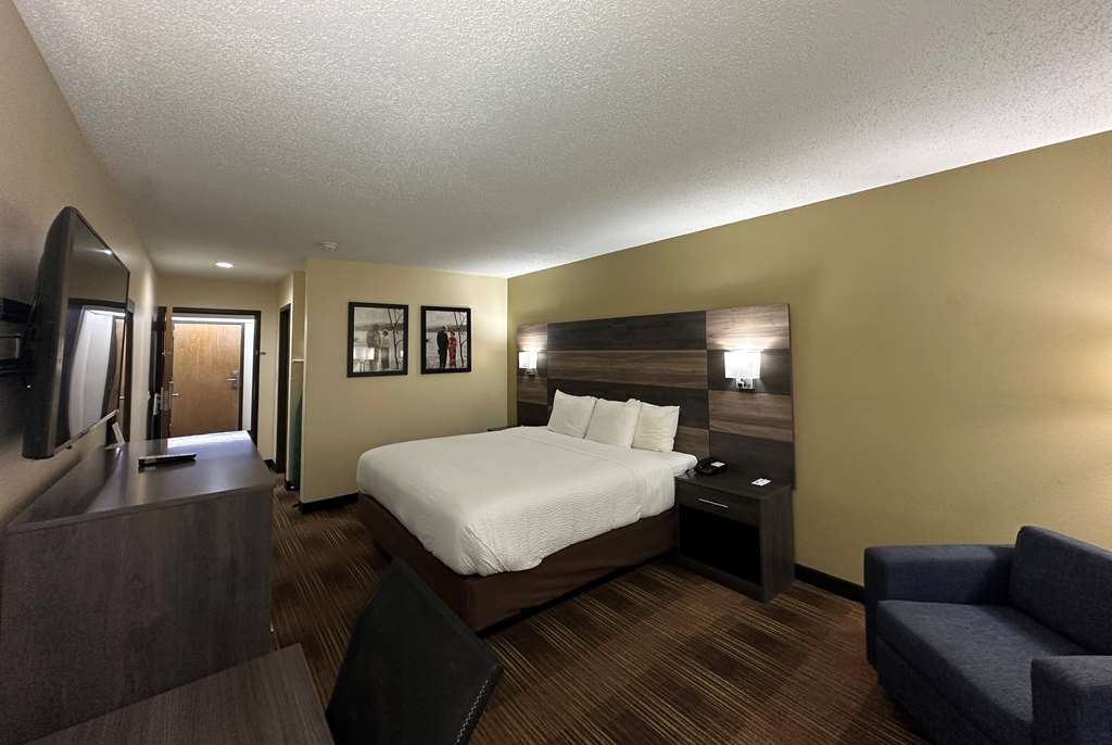 AmericInn by Wyndham Fort Atkinson - photo 17