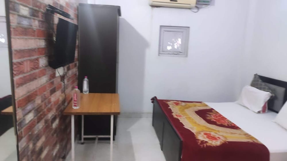 Hotel Downtown - last minute hotel in Meerut