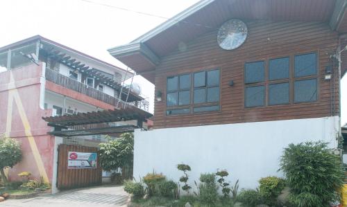 RedDoorz at Joels Apartelle — Binan — photo 4
