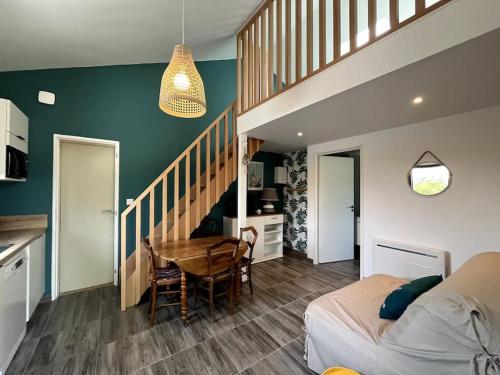 Studio Neuf Avec Mezzanine Dans Un Coin Paisible Avec Piscine Partagee — Le Pellerin