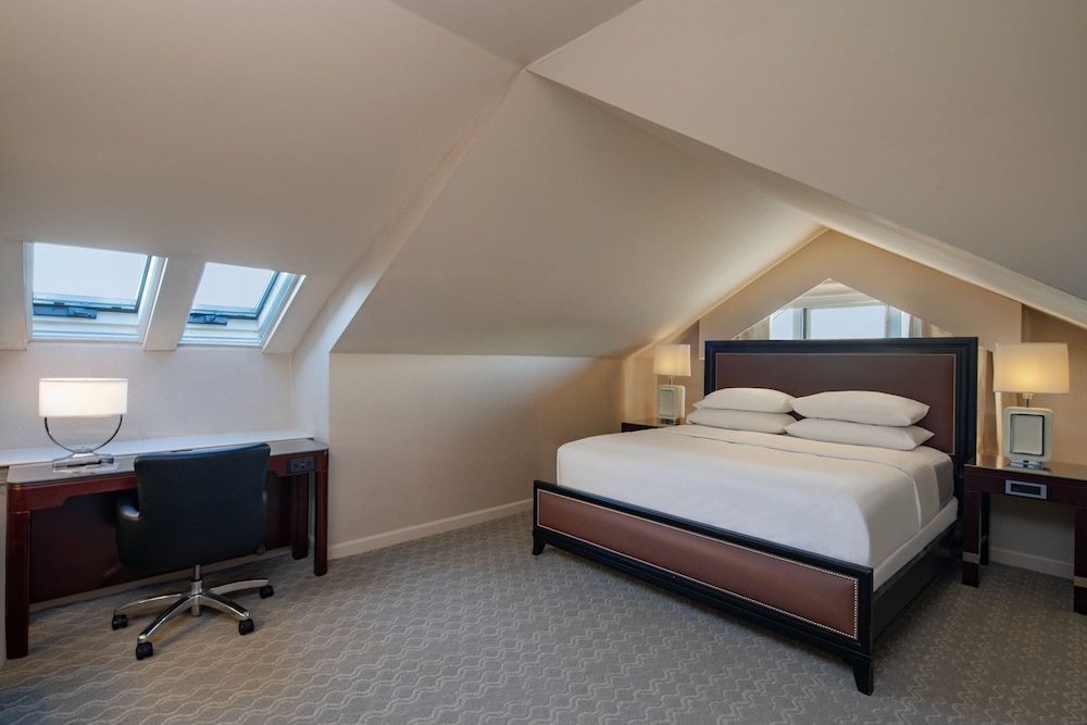 Sheraton Portsmouth Harborside Hotel - photo 11