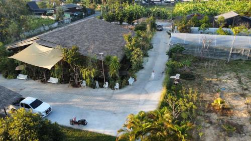 Tasana Garden Saraphi ทาซาน่าการ์เด้น สาขาสารภี — 4-Star Luxury Hotel in Chiang Mai, Thailand