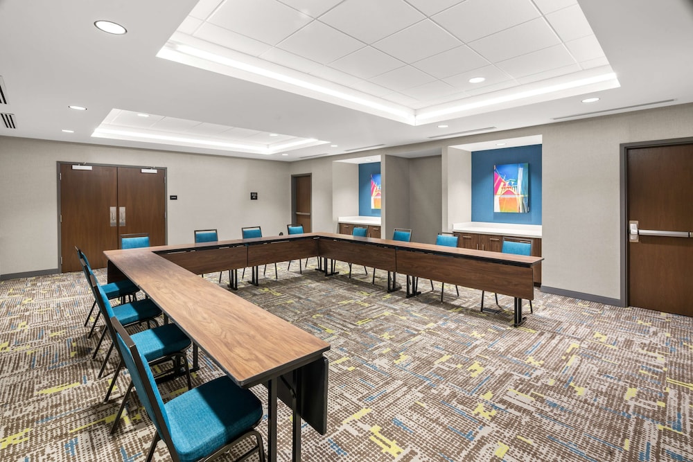Hampton Inn & Suites Portland Tigard - photo 29