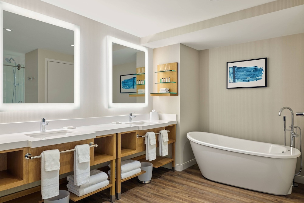 Delta Hotels by Marriott Muskegon Convention Center - photo 21