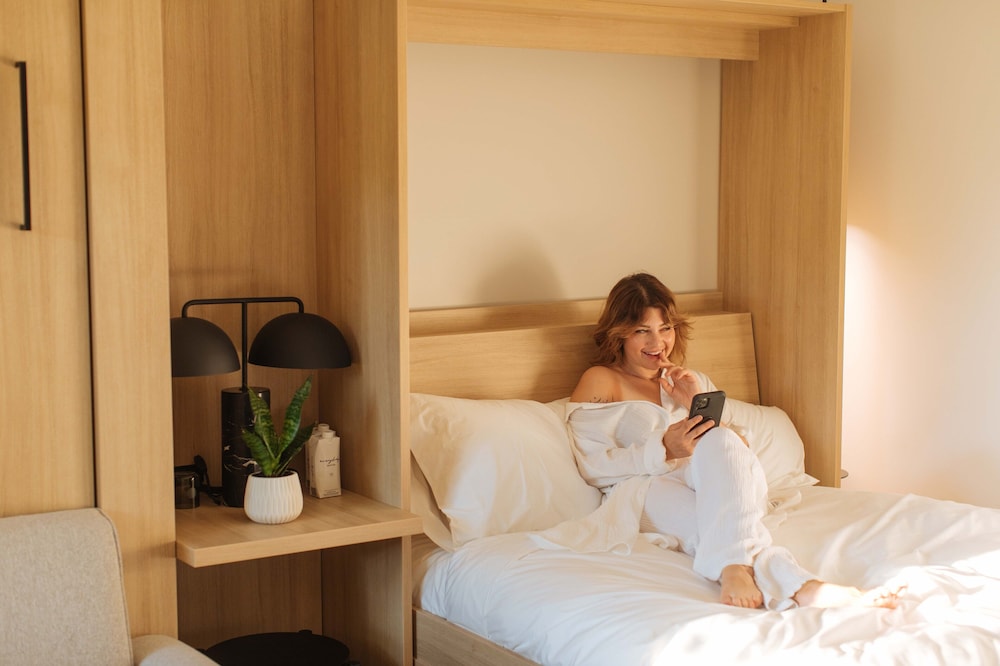 The St Laurent Social Club & Guest Rooms - photo 12