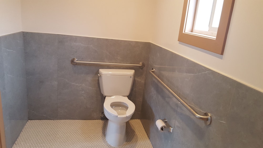 Bay Bridge Inn - photo 9