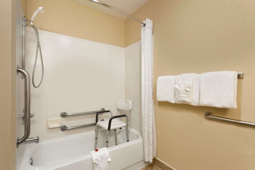 Baymont by Wyndham Salina - photo 14