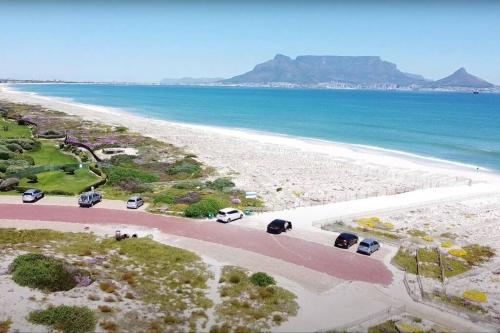 Dolphin Beach Estate 131sm