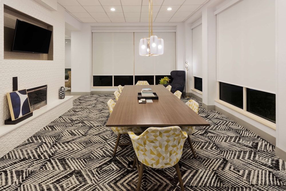Hilton Garden Inn Birmingham Lakeshore Drive - photo 8