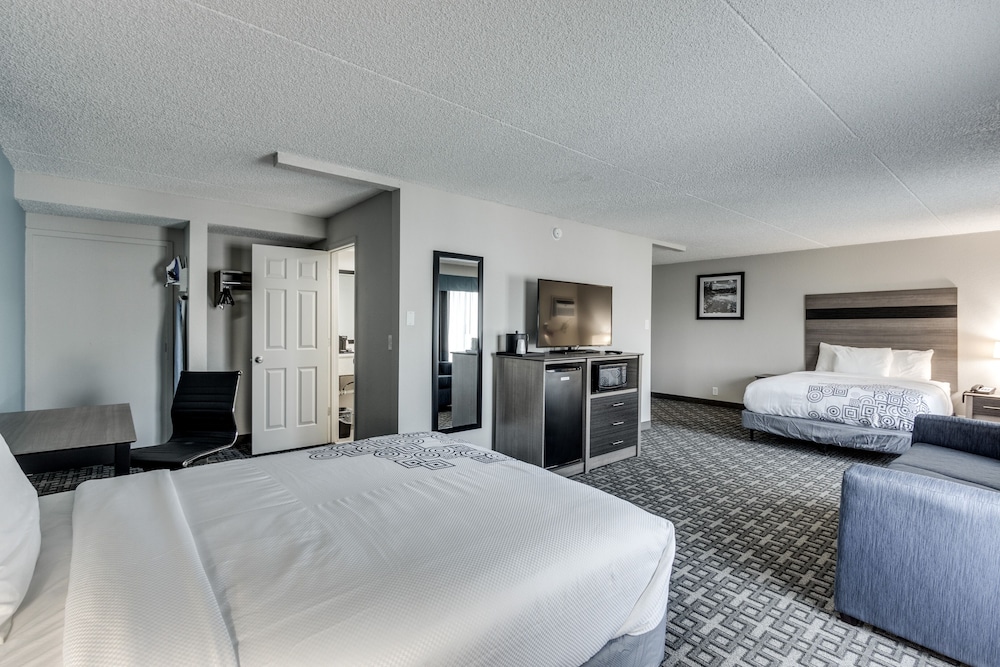 Days Inn & Suites by Wyndham Spokane - photo 17