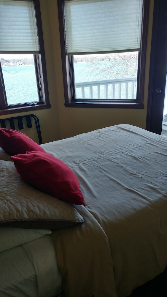 Snug Harbor Inn - photo 27