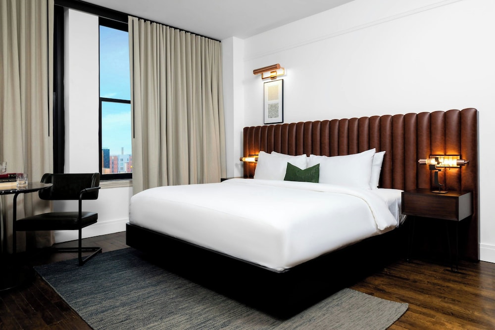 Surety Hotel Autograph Collection - photo 25