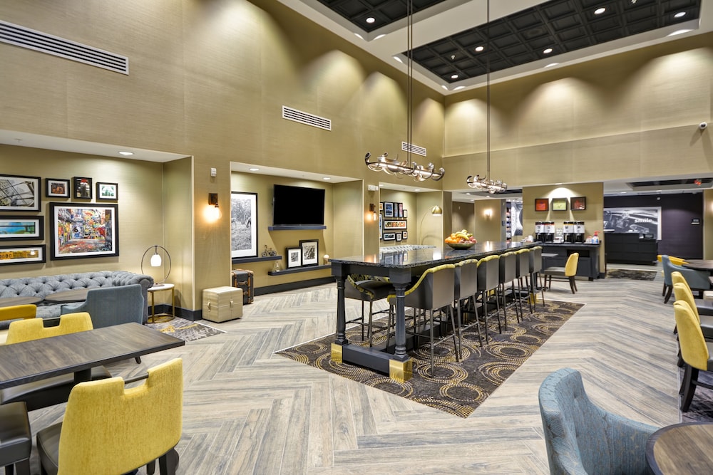 Hampton Inn & Suites Detroit Warren - photo 3
