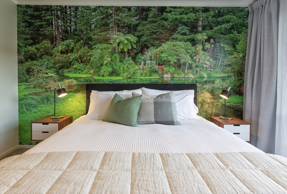Parkside Boutique Lodge — 4-Star Luxury Hotel in Rotorua, New Zealand