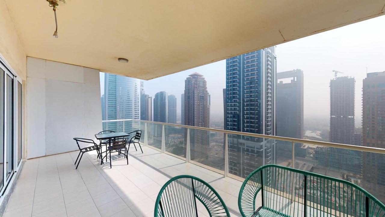 LV38 Elegant 2BHK in Lake View Tower — 4-Star Luxury Hotel in Dubai, United Arab Emirates