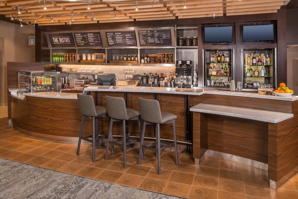 Courtyard by Marriott Hershey Chocolate Avenue - photo 23