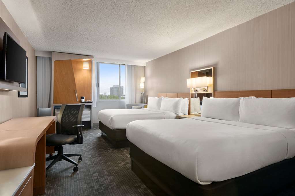 Wyndham Garden at Niagara Falls - photo 16