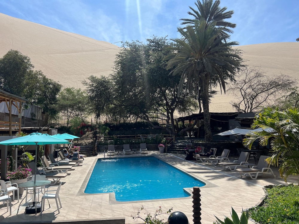 Hotel El Huacachinero Hotel Familiar in Ica, Peru