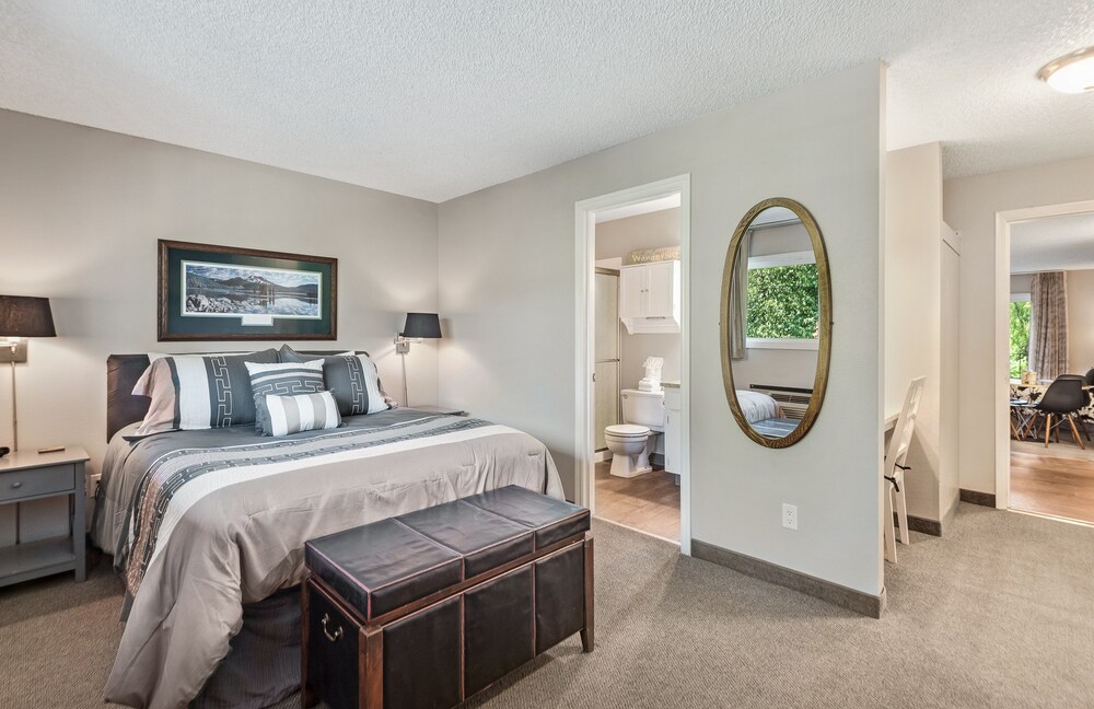 Bend Riverside Inn & Suites - photo 22