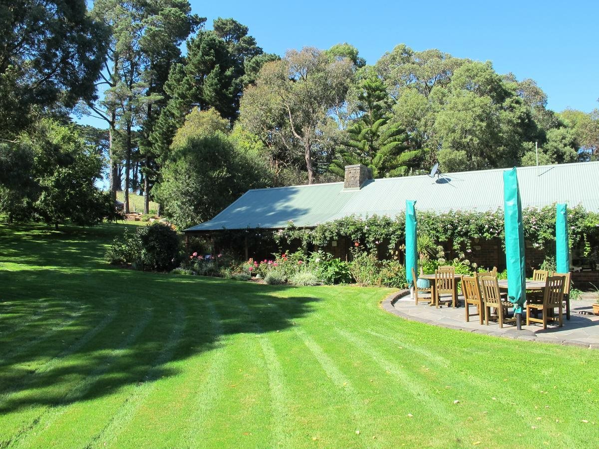 Hummingbird Eco Retreat — hotel in Red Hill