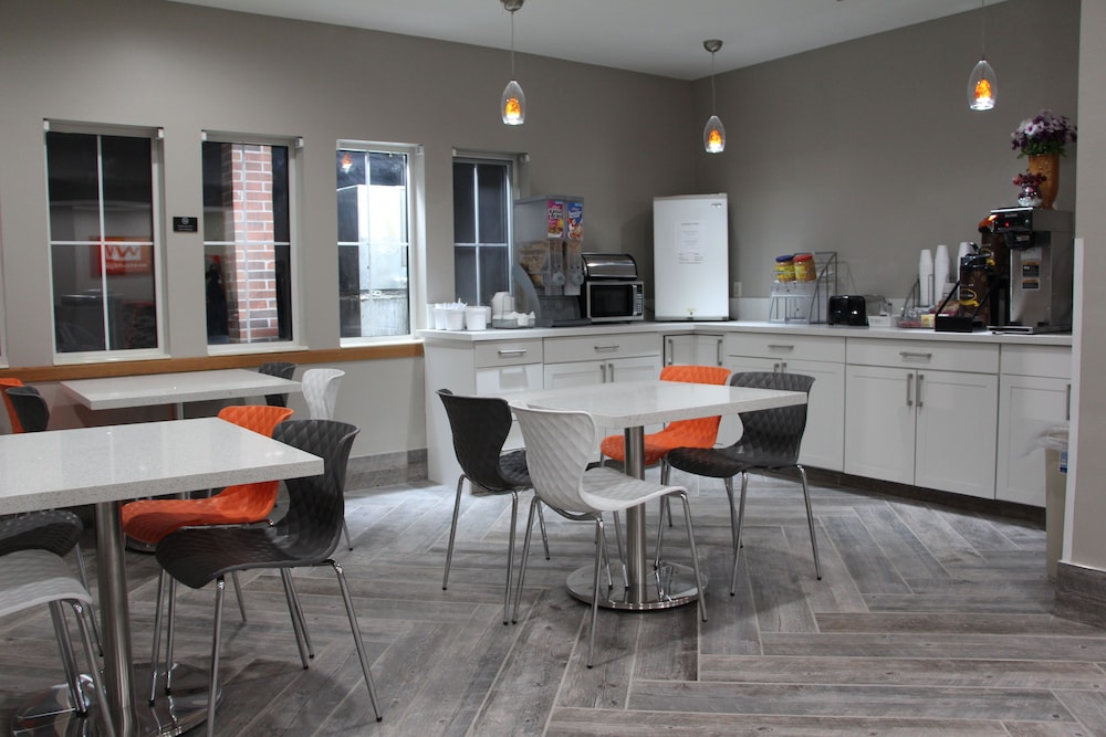 Westbridge Inn & Suites Carrollton - photo 30