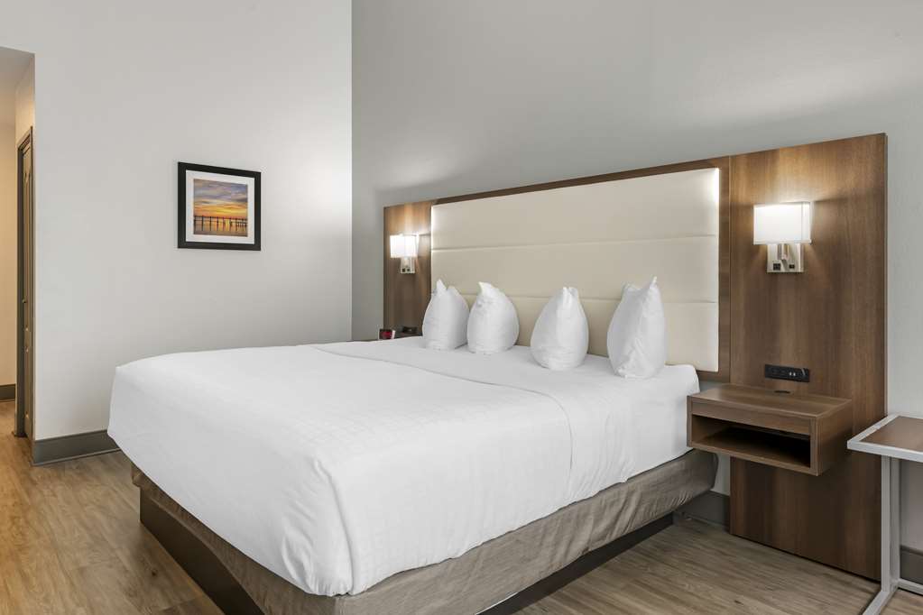 Best Western Plus First Coast Inn & Suites - photo 24