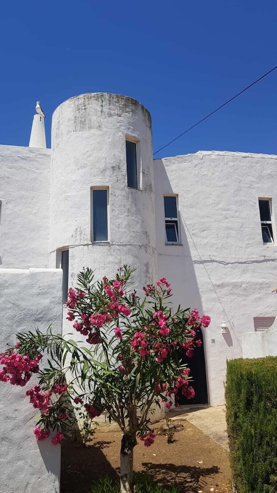 Villa Nossa Sra da Rocha Resort Algarve in Lagoa, Portugal