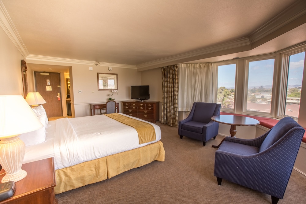 Historic Santa Maria Inn - photo 4