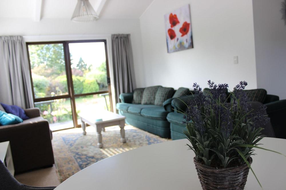 Brams Bach — 4-Star Luxury Hotel in Taupo, New Zealand