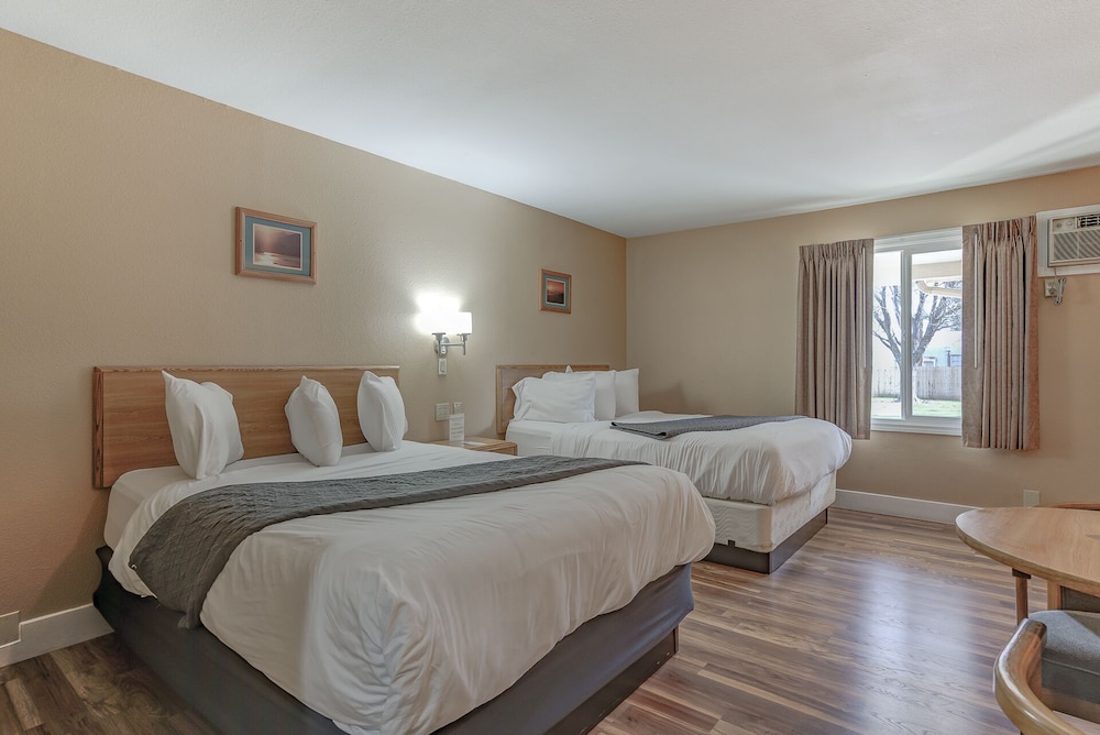 Shasta Pines Motel & Suites - photo 7