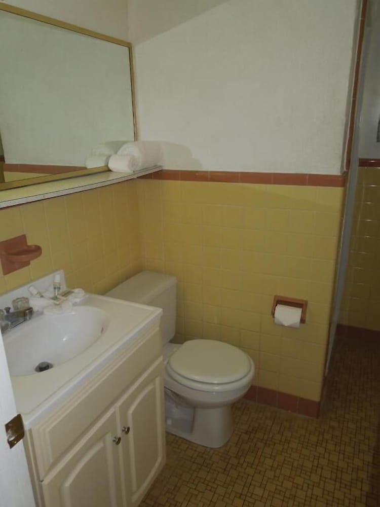 The Sifting Sands Motel - photo 27