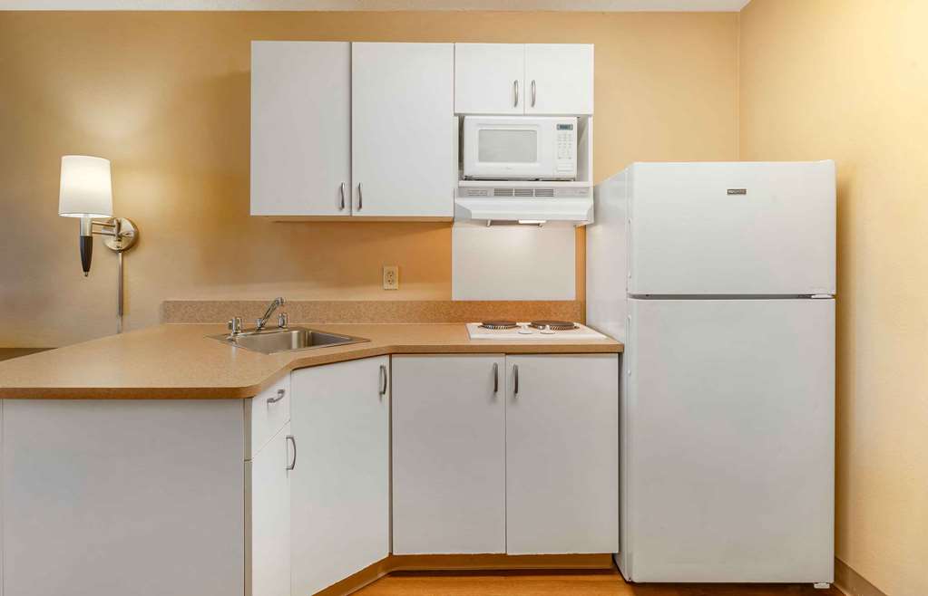 Extended Stay America Suites Oakland Emeryville - photo 29