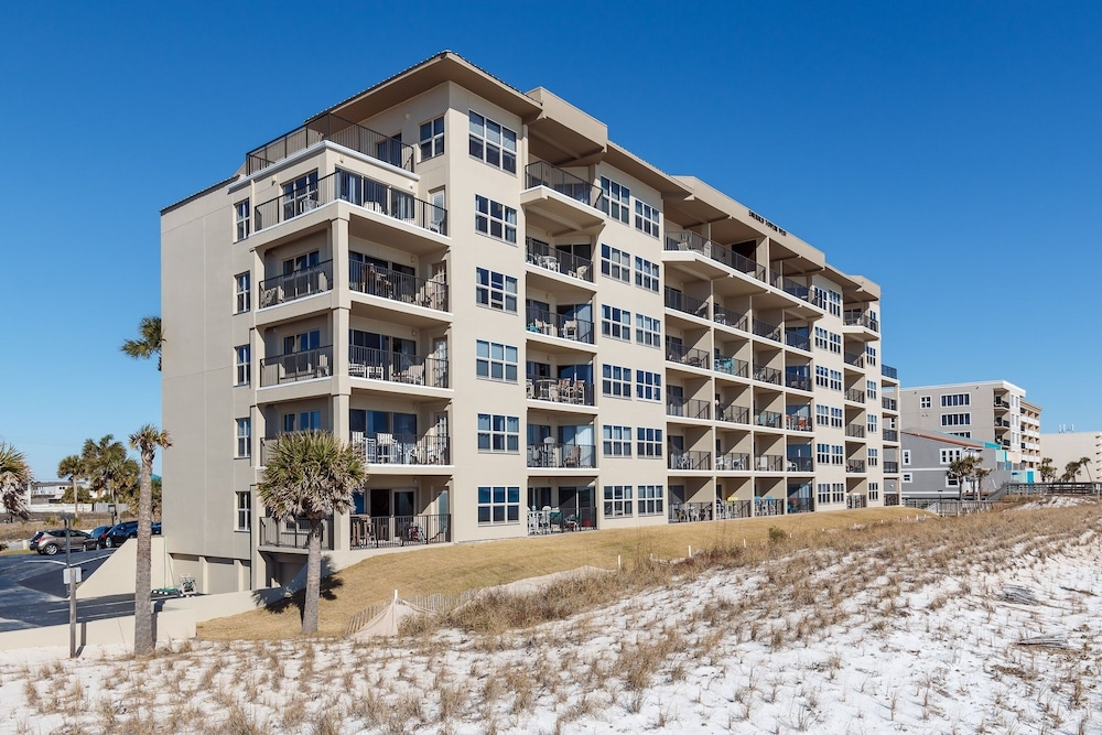 Emerald Towers West 3003 by RedAwning - photo 30