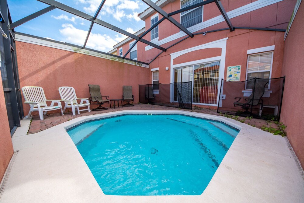 Bella Vida Resort by Home 2U - photo 177