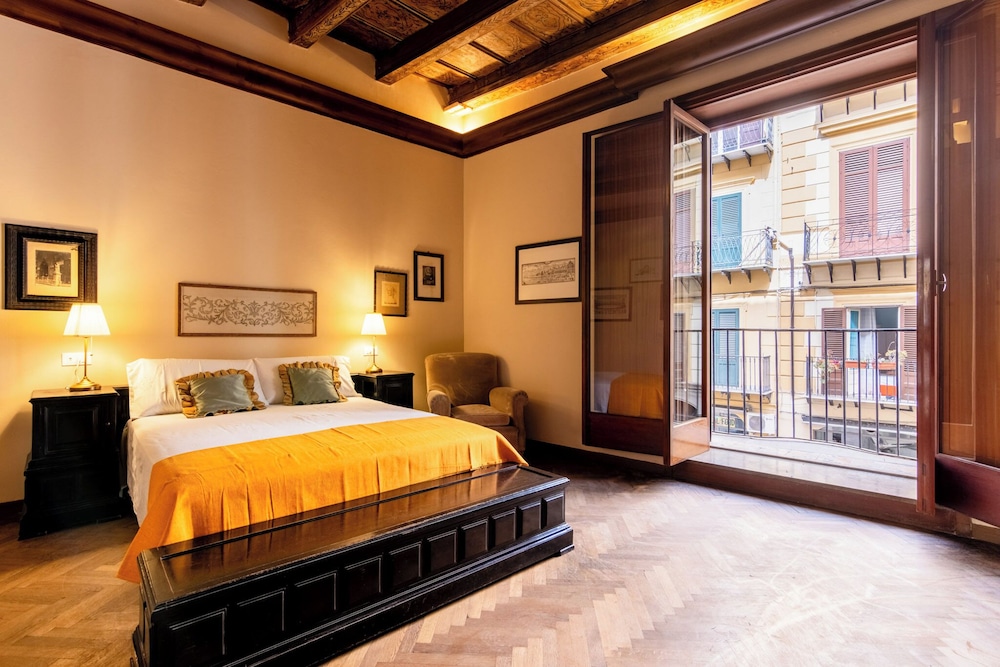 Ai Tre Mercati — 4-Star Luxury Hotel in Palermo, Italy