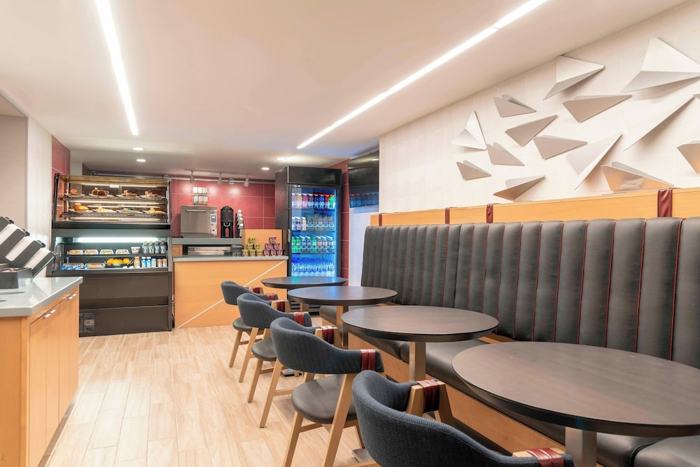 Delta Hotels by Marriott Kalamazoo Conference Center - photo 30
