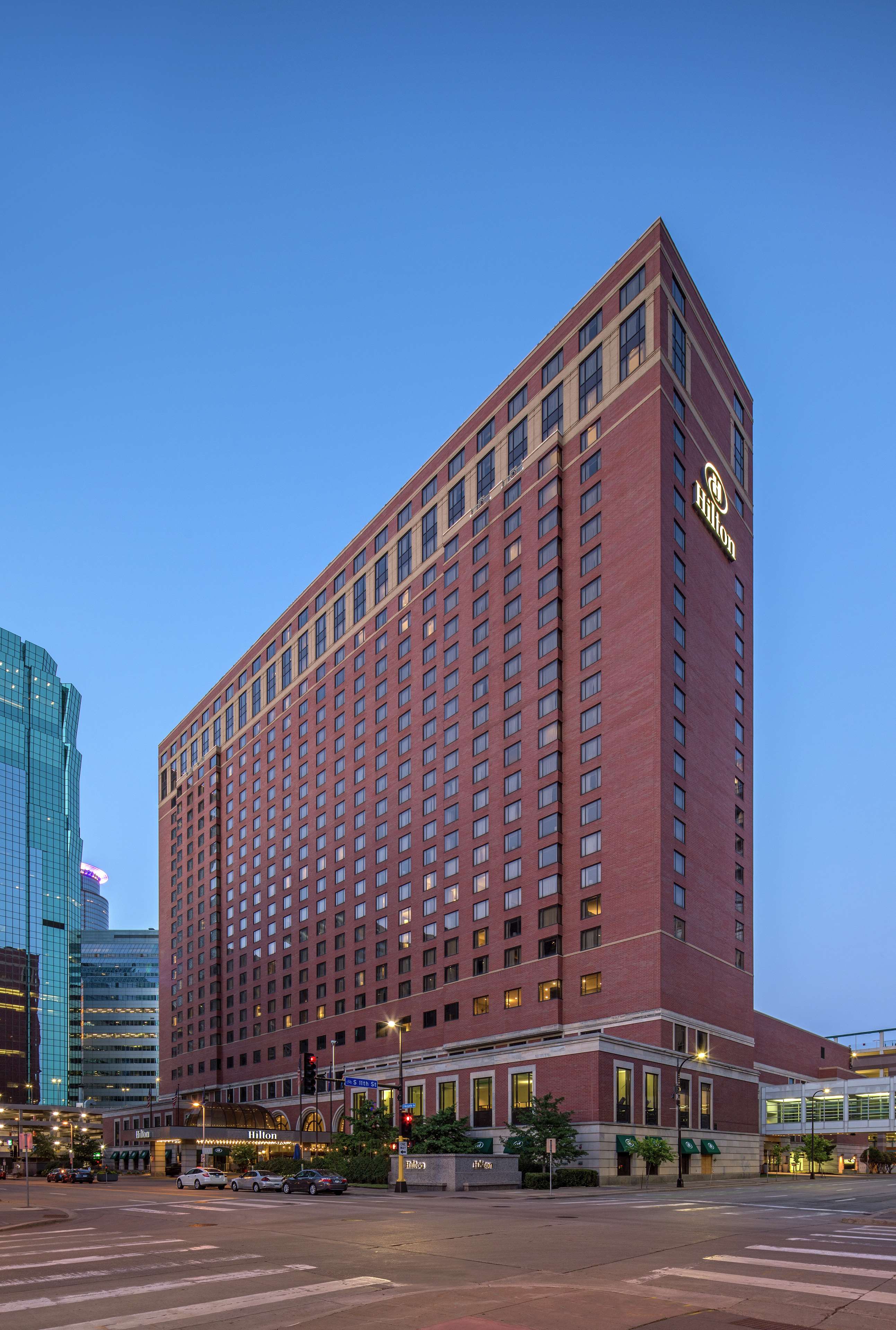 Hilton Minneapolis - photo 4