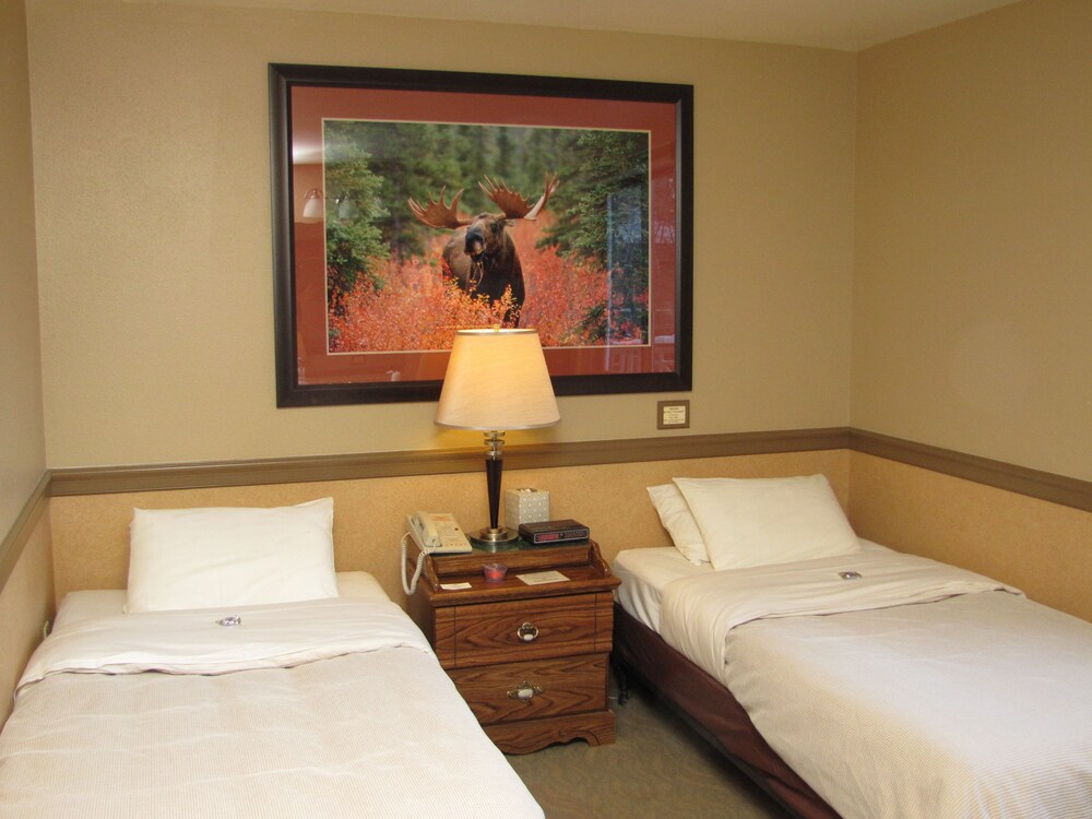 Copper Whale Inn — Anchorage — photo 5