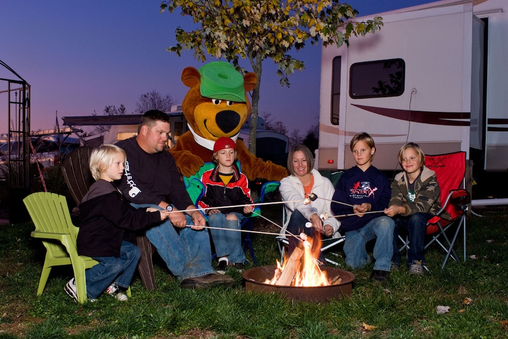 Yogi Bear's Jellystone Park Camp Resort Wisconsin Dells - photo 108